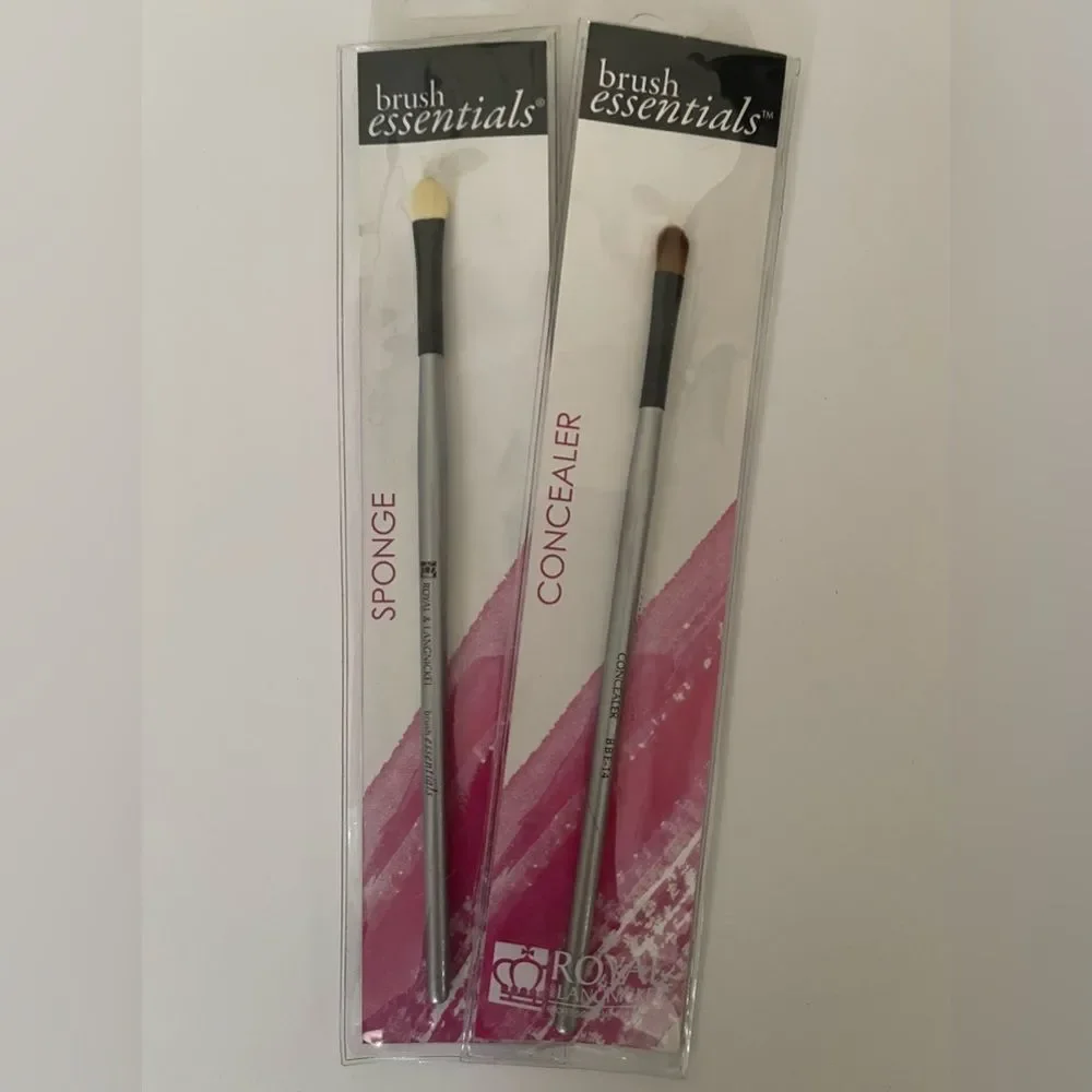 🆕 [Royal] Set of 6 Professional Makeup Brushes 💄👁